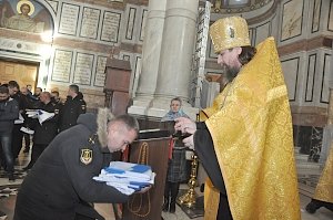 В Севастополе освятили Андреевские флаги кораблей и вспомогательных судов ЧФ