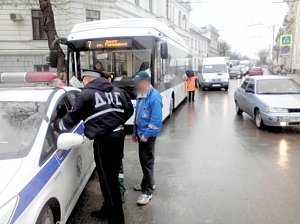 Оказал помощь задержать пьяного участника ДТП