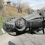 В Севастополе на крутом повороте перевернулся Range Rover