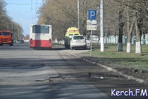 Керчане просят провести ямочный ремонт на Вокзальном шоссе