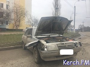 На Свердлова «Lada» снесла несколько секций ограждений