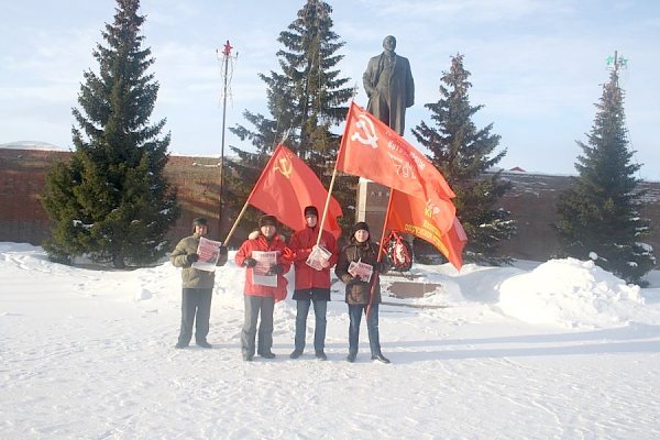 В поселке Искателей и Нарьян-Маре прошли агитационные пикеты в поддержку Павла Грудинина