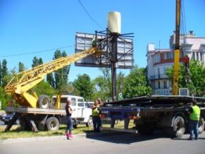 В течение месяца в Ялте демонтируют почти 500 объектов наружной рекламы