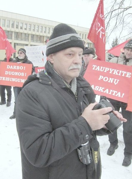 Литовская полиция избила старейшего русского журналиста