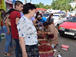 Бабушки имеют возможность продавать свою продукцию только на агропродовольственных рынках, — Госкомветеринарии