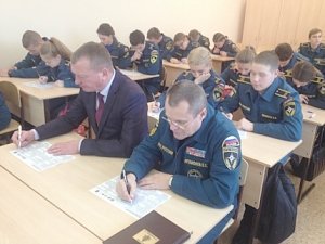 В Севастополе учащиеся кадетских классов МЧС участвовали в Международной акции «Тест по истории Отечества»