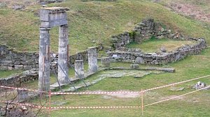 Демонтировать! В Керчи решили не ждать, когда рухнет уникальный античный объект