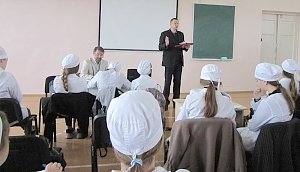 Осведомлён – значит, вооружен: в Севастополе полицейские проводят правовые ликбезы с учащимися колледжей и школ