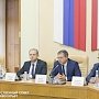 Владимир Бобков вручил премии и гранты лучшим студентам, педагогам дополнительного образования и ученым