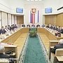 Владимир Константинов поздравил крымчан с Днем защитника Отечества и вручил государственные награды