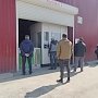 В Керчи строймаг продавал товары из-под полы