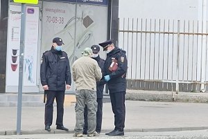 В Крыму полиция отправила по домам 92 пенсионера, нарушивших режим самоизоляции