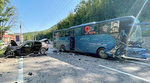 Годовалый ребенок и шестилетний мальчик пострадали в лобовом столкновении в Крыму