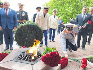 Начальник УМВД России по г. Севастополю полковник полиции Сергей Сигунов принял участие в торжественном мероприятии, посвящённом Дню Победы