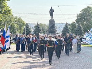 Начальник УМВД России по г. Севастополю полковник полиции Сергей Сигунов принял участие в торжественном мероприятии, посвящённом Дню ВМФ России